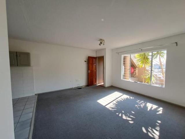 2 Bedroom Townhouse in Radiokop