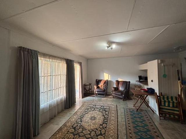 2 Bedroom Townhouse in Randjesfontein AH