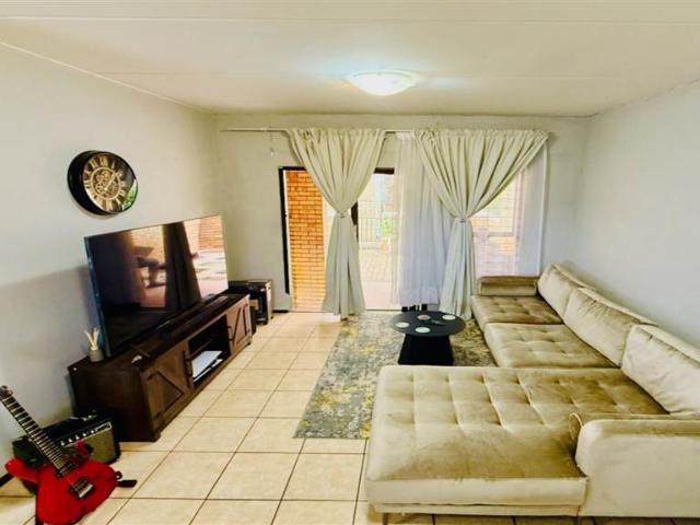2 Bedroom Townhouse in Randpark Ridge