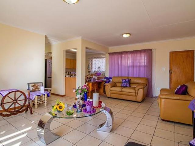 2 Bedroom Townhouse in Rangeview