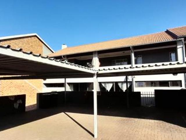 2 Bedroom Townhouse in Ravenswood