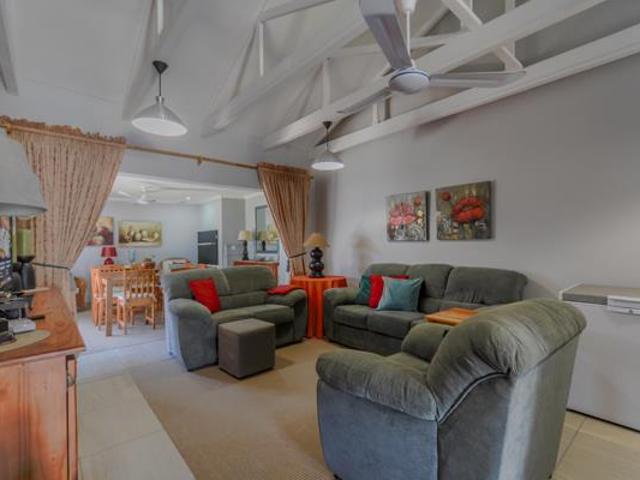 2 Bedroom Townhouse in Rietfontein AH
