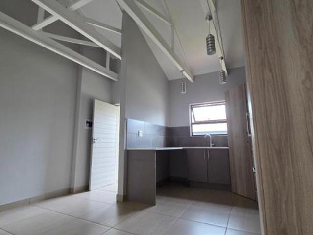 2 Bedroom Townhouse in Rietfontein AH