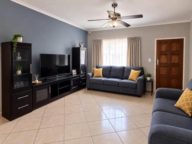 2 Bedroom Townhouse in Riversdale