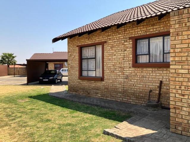 2 Bedroom Townhouse in Riversdale