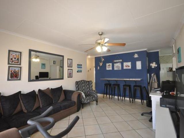 2 Bedroom Townhouse in Robin Park