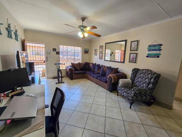 2 Bedroom Townhouse in Robin Park