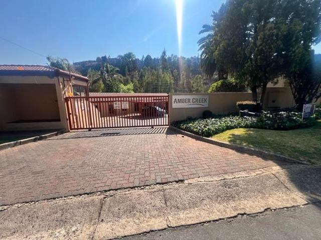 2 Bedroom Townhouse in Roodekrans