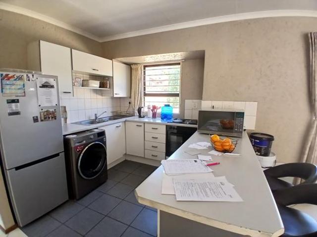 2 Bedroom Townhouse in Roodekrans