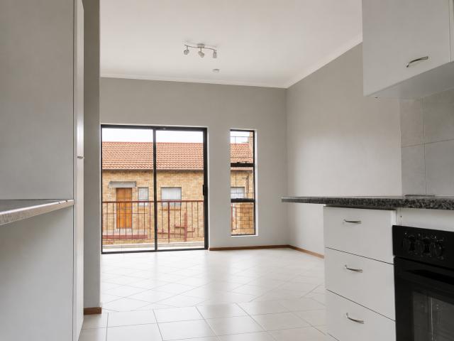 2 Bedroom Townhouse in Roodekrans