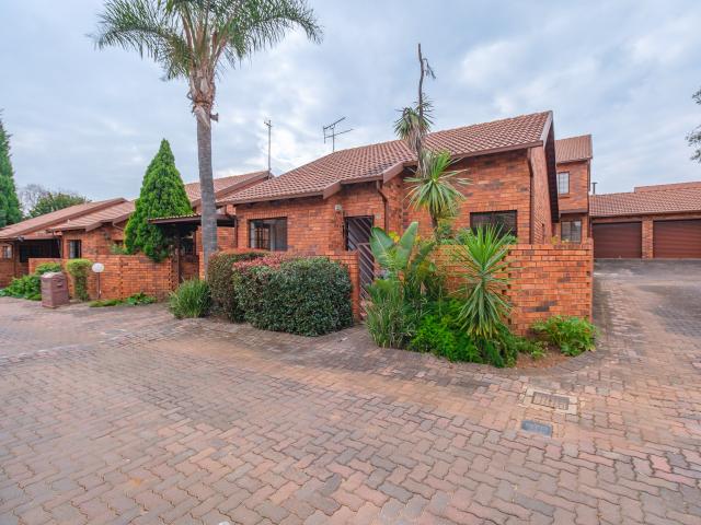 2 Bedroom Townhouse in Roodepoort