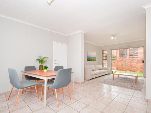 2 Bedroom Townhouse in Roodepoort Central