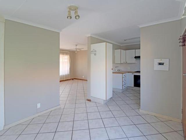 2 Bedroom Townhouse in Rooihuiskraal North