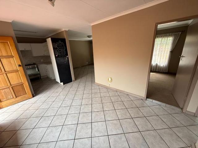 2 Bedroom Townhouse in Rooihuiskraal North