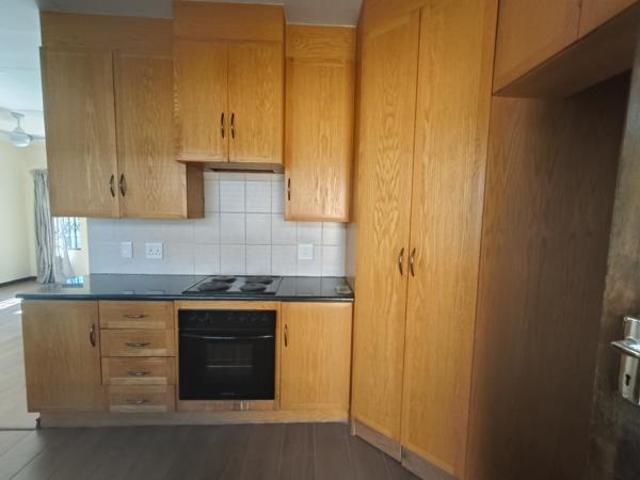 2 Bedroom Townhouse in Rooihuiskraal North