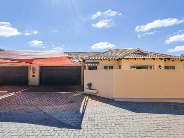 2 Bedroom Townhouse in Rooihuiskraal North
