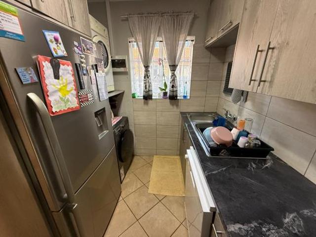 2 Bedroom Townhouse in Rooihuiskraal North