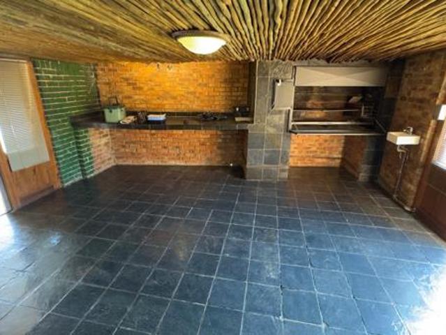2 Bedroom Townhouse in Rooihuiskraal North
