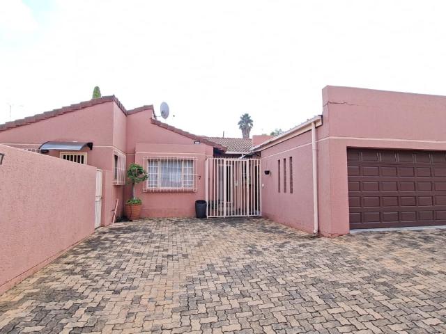 2 Bedroom Townhouse in Rouxville