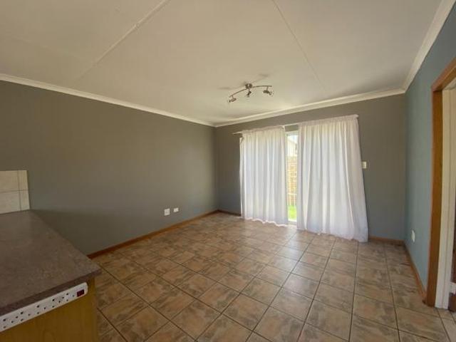2 Bedroom Townhouse in Roylglen Gardens