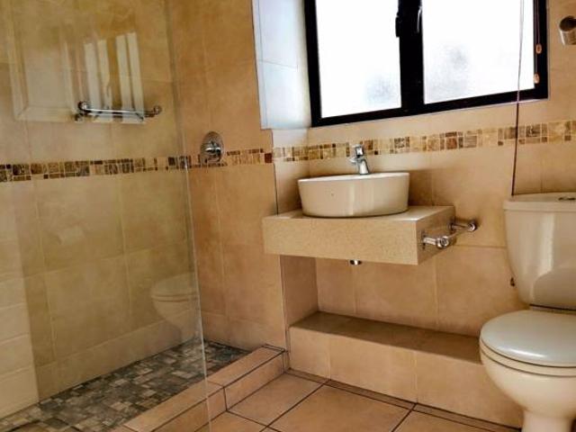 2 Bedroom Townhouse in St James