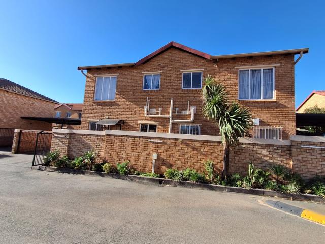 2 Bedroom Townhouse in Strubens Valley