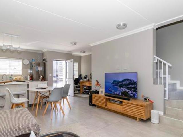 2 Bedroom Townhouse in Sunningdale