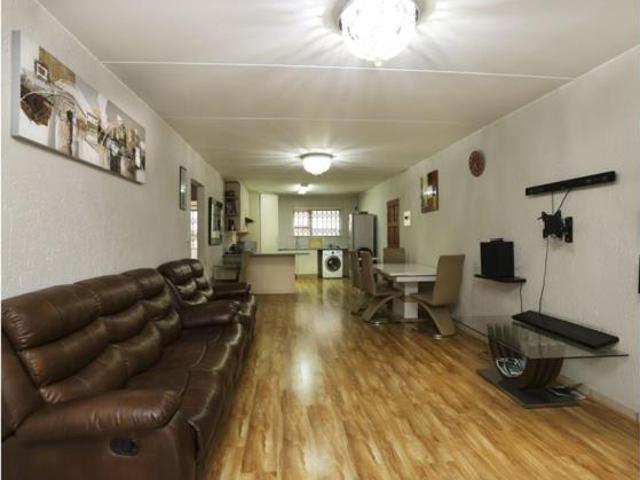 2 Bedroom Townhouse in Sunninghill