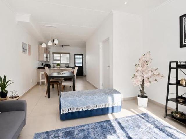 2 Bedroom Townhouse in Sandown