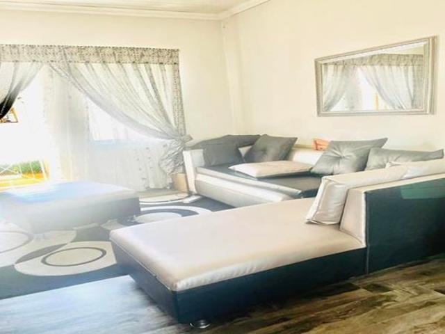 2 Bedroom Townhouse in Saxonwold