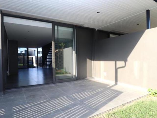 2 Bedroom Townhouse in Sheffield Beach