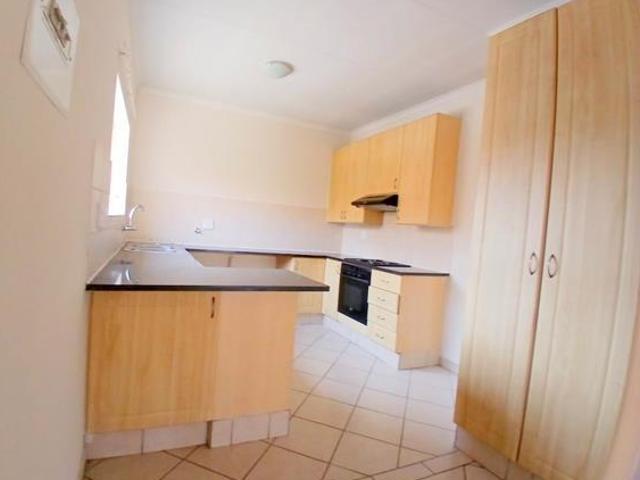 2 Bedroom Townhouse in Silver Lakes Golf Estate