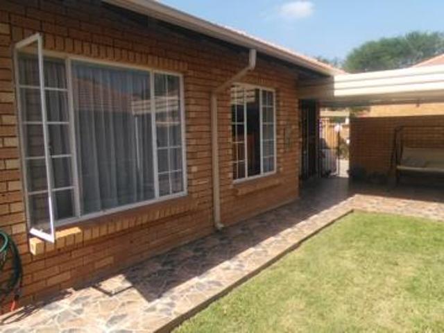 2 Bedroom Townhouse in Sinoville