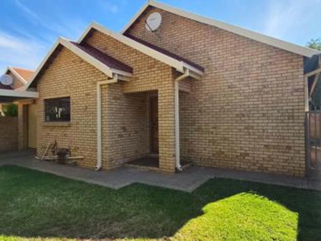 2 Bedroom Townhouse in South Ridge