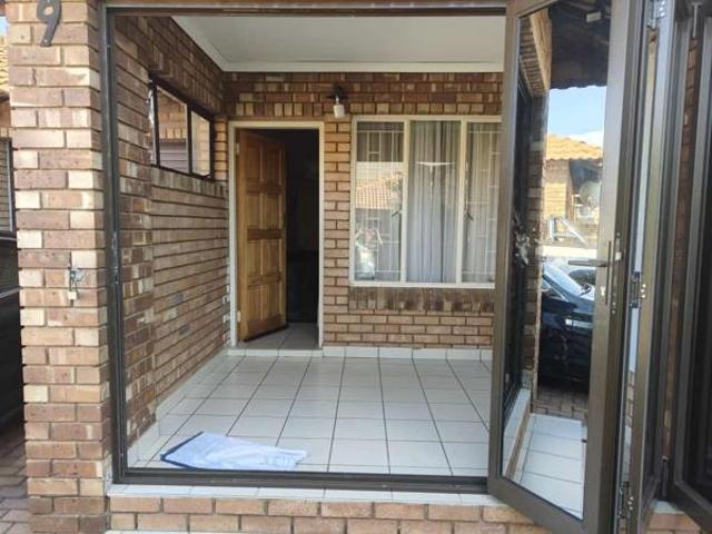 2 Bedroom Townhouse in Tweefontein