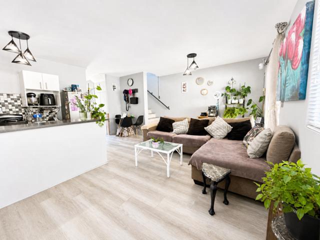 2 Bedroom Townhouse in Table View