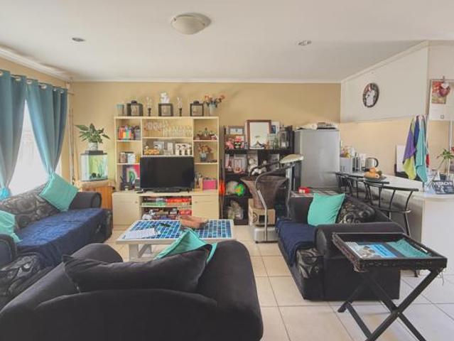 2 Bedroom Townhouse in Table View