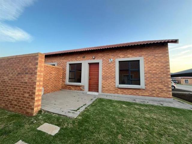 2 Bedroom Townhouse in Terra Nova