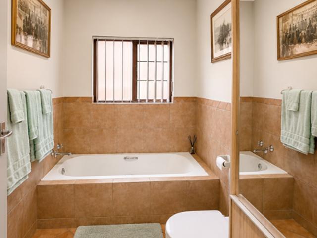 2 Bedroom Townhouse in The Coves