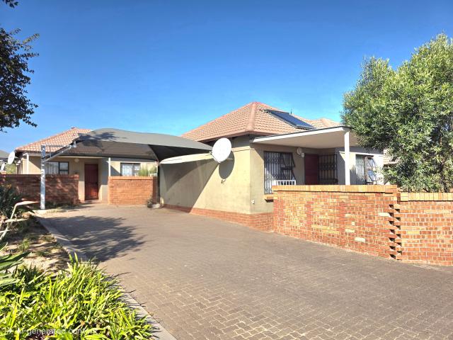 2 Bedroom Townhouse in The Reeds