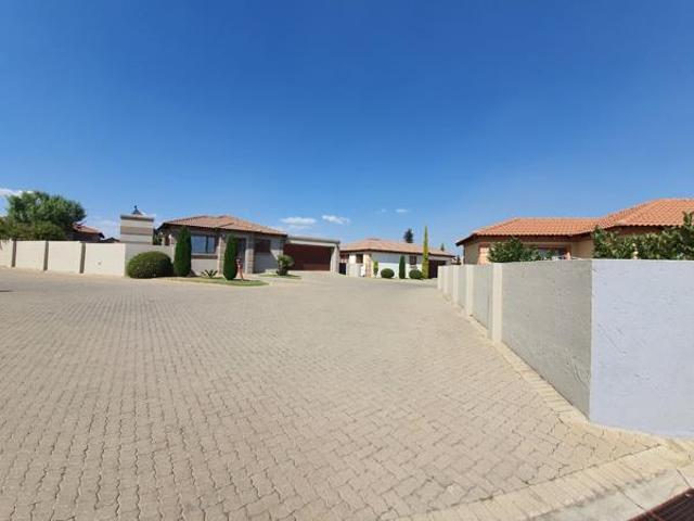 2 Bedroom Townhouse in The Reeds