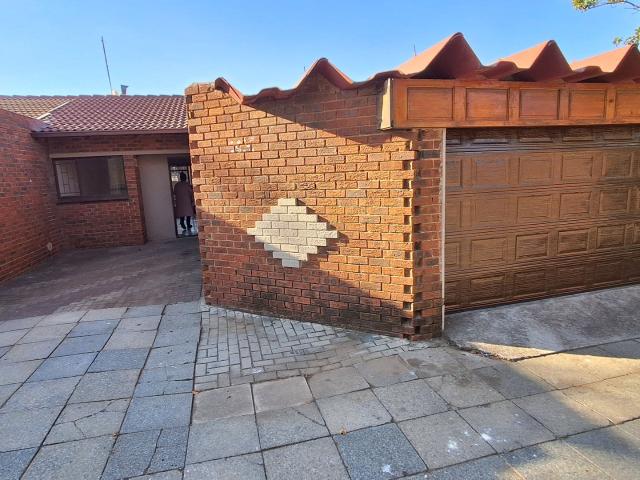 2 Bedroom Townhouse in Trichardt