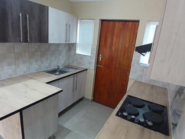 2 Bedroom Townhouse in Uitenhage Central