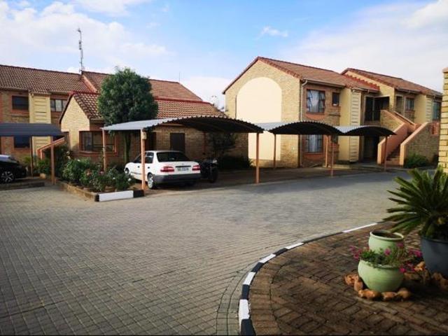 2 Bedroom Townhouse in Vaal Park