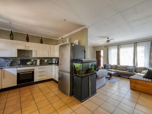 2 Bedroom Townhouse in Val de Grace