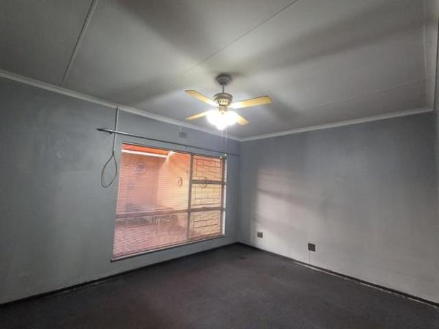2 Bedroom Townhouse in Vanderbijlpark CW3