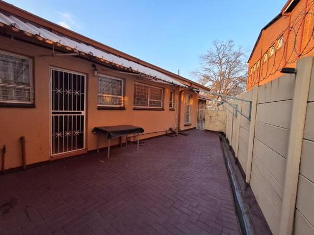 2 Bedroom Townhouse in Vanderbijlpark CW