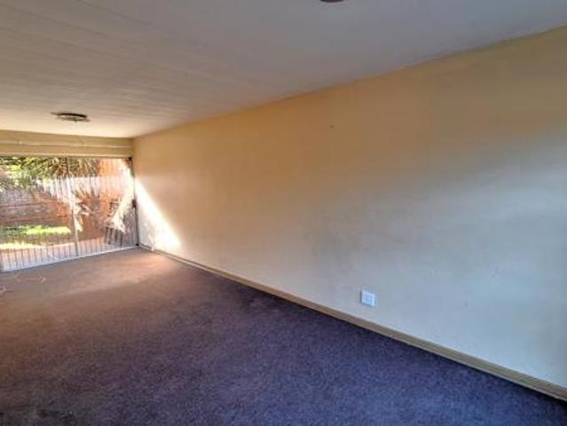2 Bedroom Townhouse in Vanderbijlpark CE3