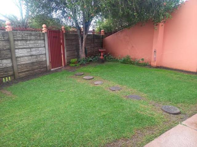2 Bedroom Townhouse in Vanderbijlpark SW1