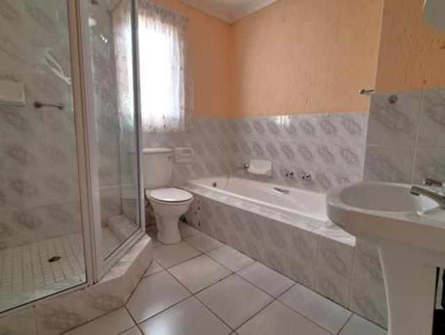 2 Bedroom Townhouse in Vanderbijlpark SW